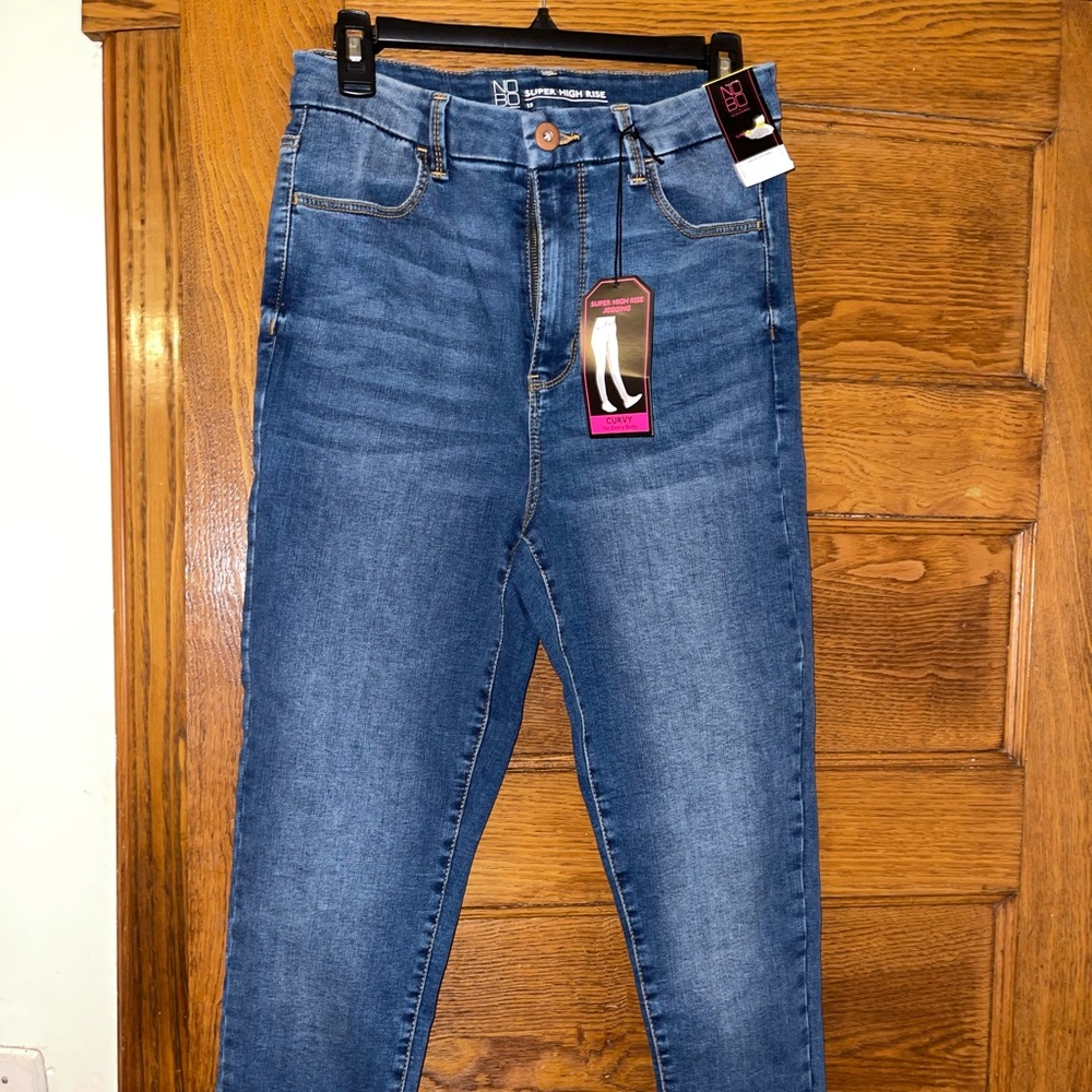 Skinny jeans with a little stretch. They were never worn